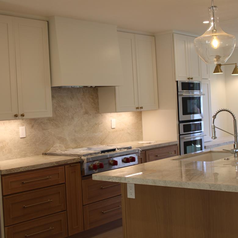 18 Serena - Bath, living and kitchen