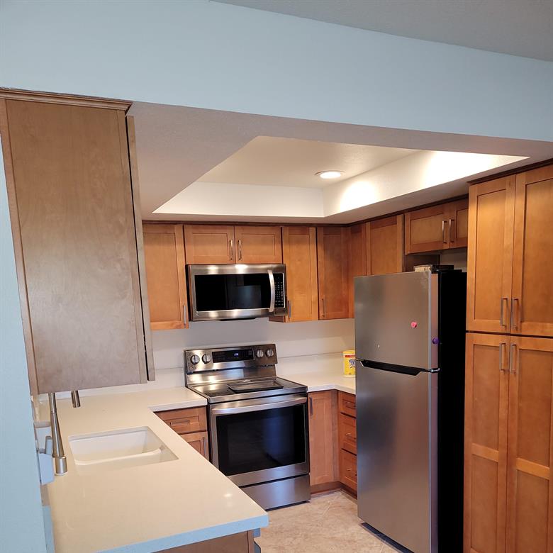 34 Seascape - kitchen